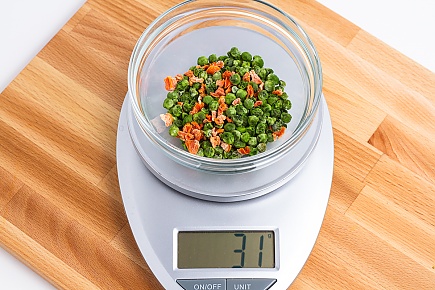 31 grams of dehydrated peas and carrots