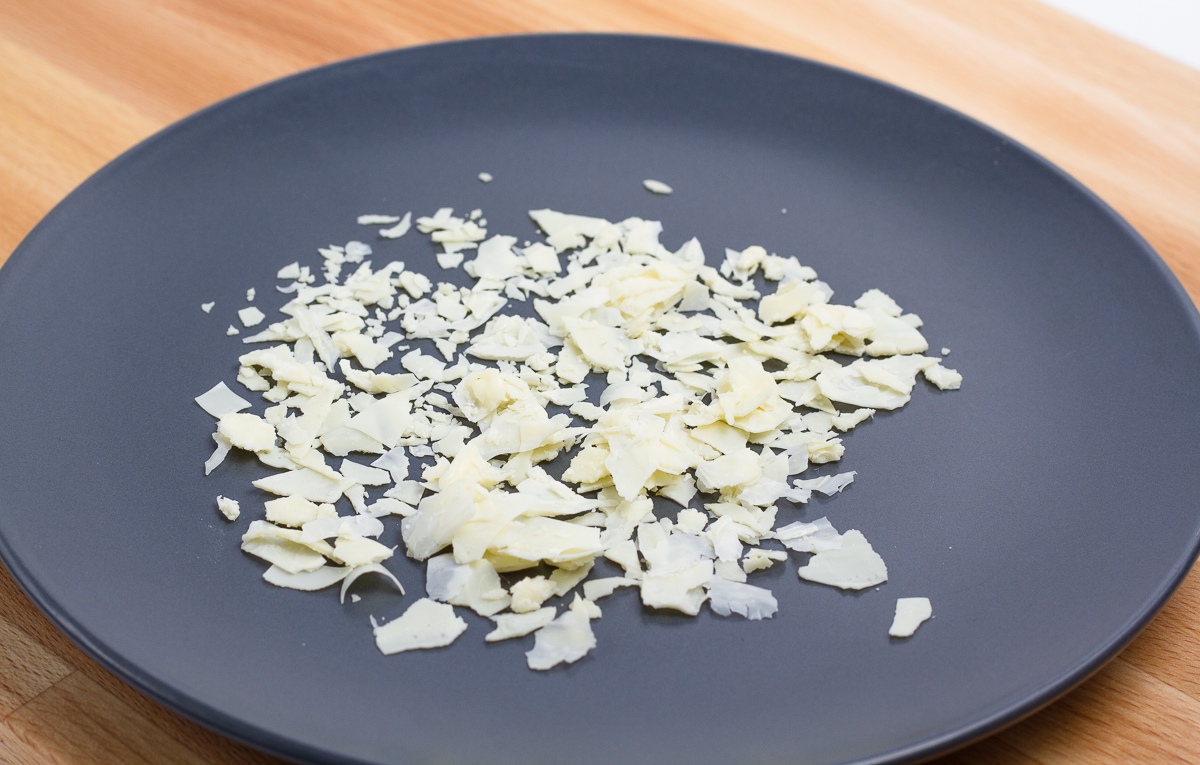 Dehydrated milk pieces